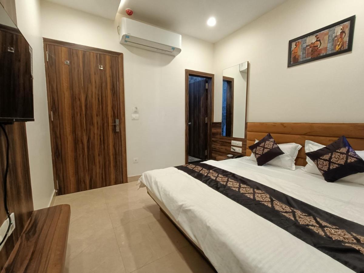 Hotel Vrinda Inn Удайпур Екстер'єр фото