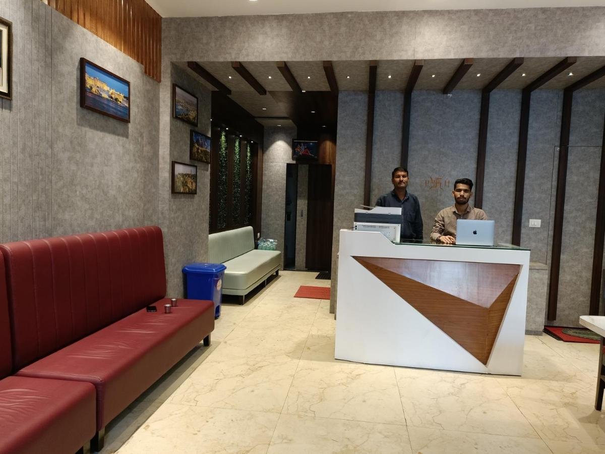 Hotel Vrinda Inn Удайпур Екстер'єр фото